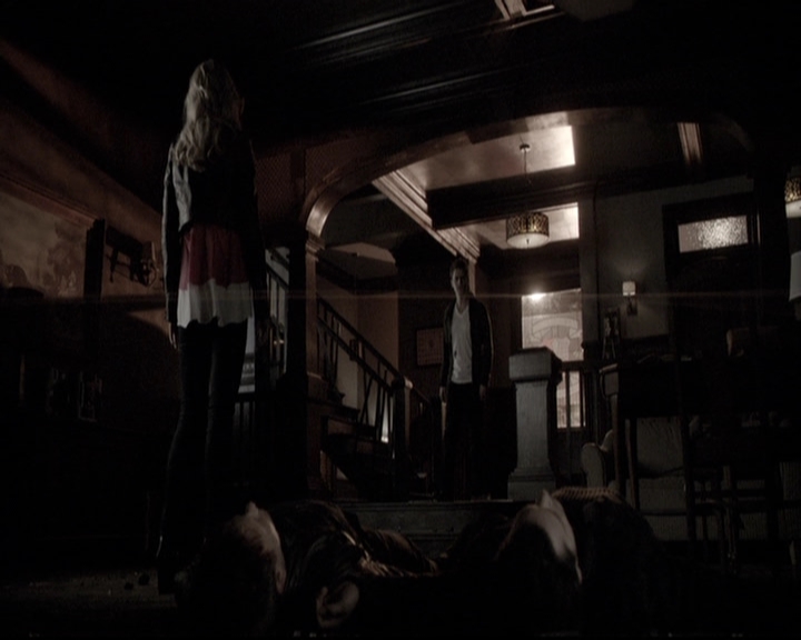 VampireDiariesWorld-dot-nl_6x17ABirdInAGildedCage1541.jpg