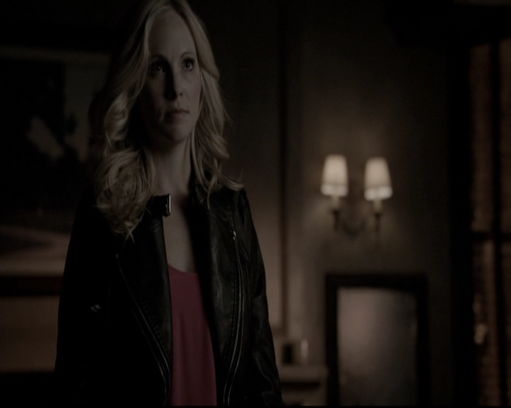 VampireDiariesWorld-dot-nl_6x17ABirdInAGildedCage1542.jpg