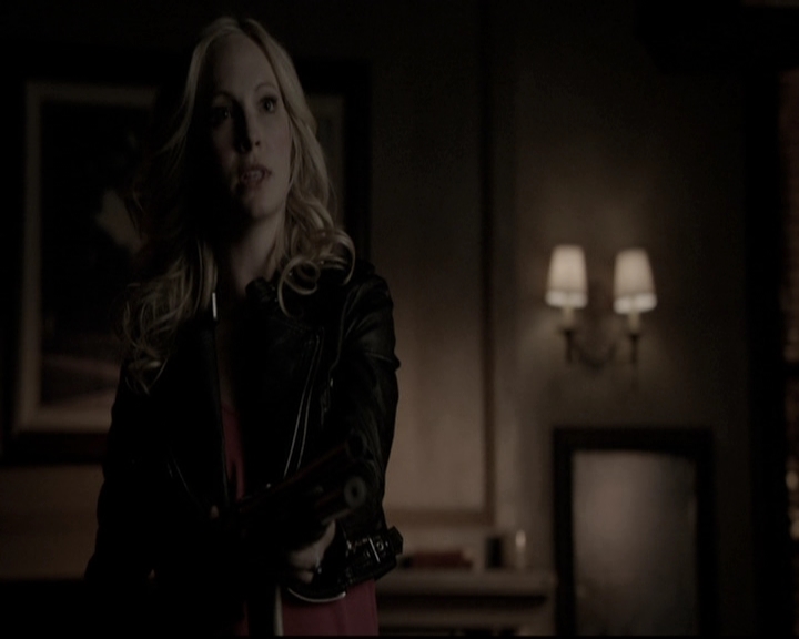 VampireDiariesWorld-dot-nl_6x17ABirdInAGildedCage1552.jpg