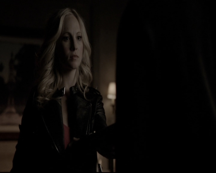 VampireDiariesWorld-dot-nl_6x17ABirdInAGildedCage1568.jpg