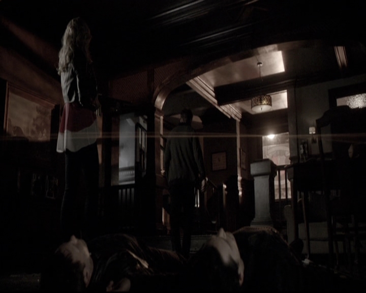 VampireDiariesWorld-dot-nl_6x17ABirdInAGildedCage1581.jpg