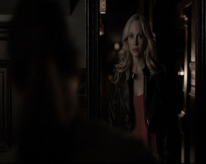 VampireDiariesWorld-dot-nl_6x17ABirdInAGildedCage1590.jpg