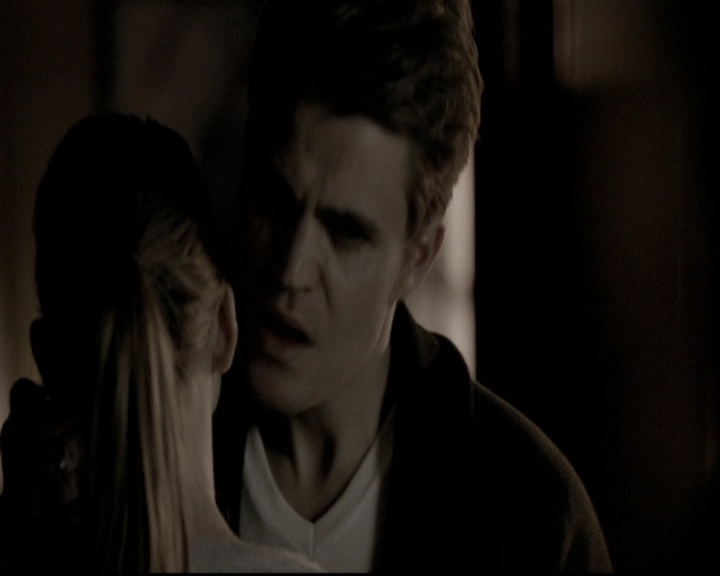 VampireDiariesWorld-dot-nl_6x17ABirdInAGildedCage1605.jpg