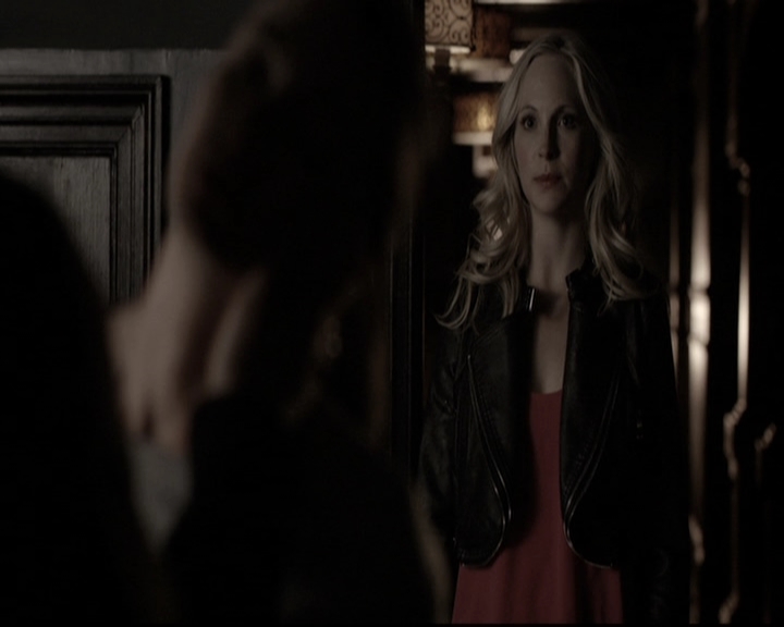 VampireDiariesWorld-dot-nl_6x17ABirdInAGildedCage1616.jpg