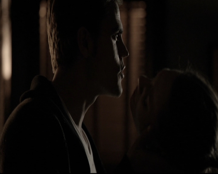 VampireDiariesWorld-dot-nl_6x17ABirdInAGildedCage1618.jpg