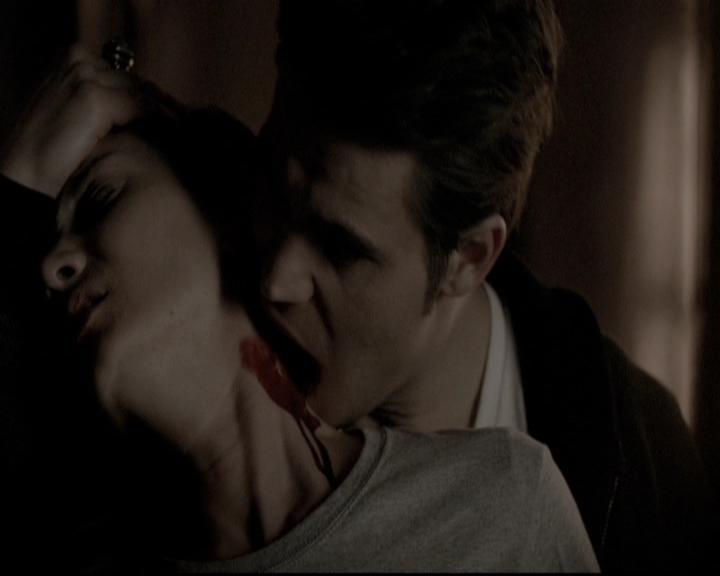 VampireDiariesWorld-dot-nl_6x17ABirdInAGildedCage1643.jpg