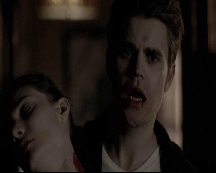 VampireDiariesWorld-dot-nl_6x17ABirdInAGildedCage1648.jpg