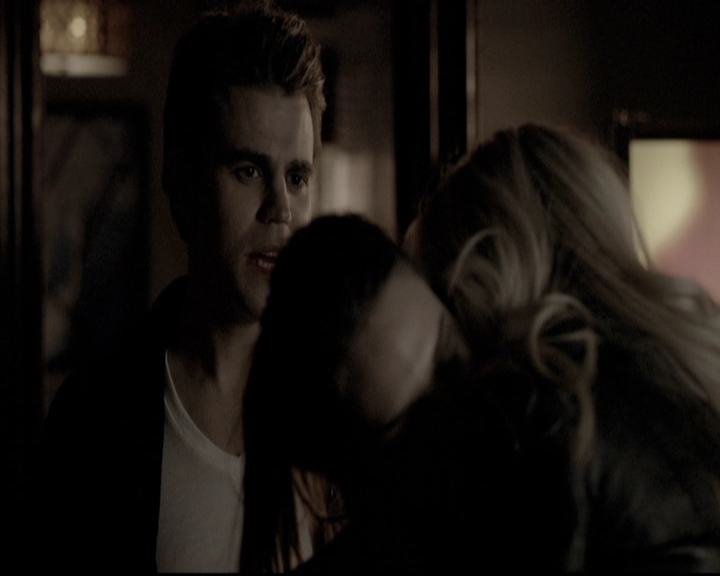 VampireDiariesWorld-dot-nl_6x17ABirdInAGildedCage1659.jpg