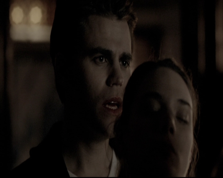 VampireDiariesWorld-dot-nl_6x17ABirdInAGildedCage1662.jpg