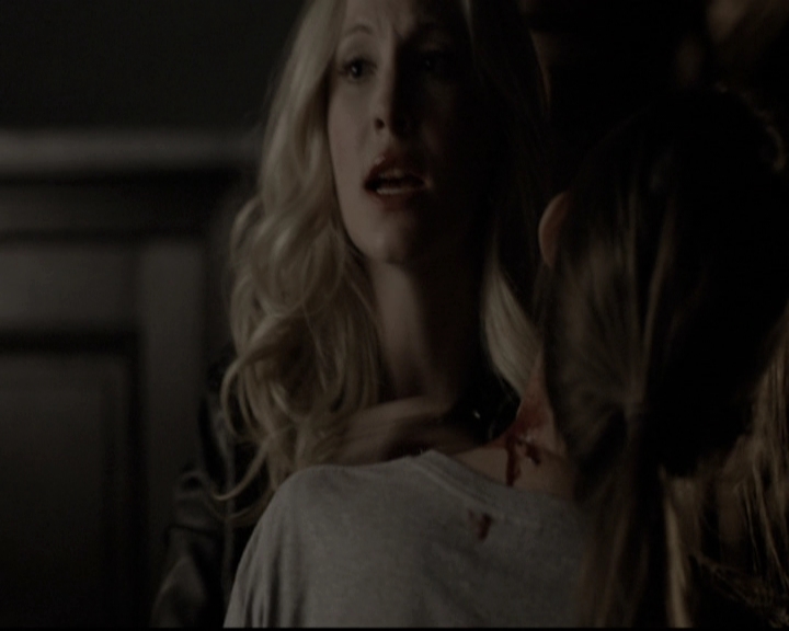 VampireDiariesWorld-dot-nl_6x17ABirdInAGildedCage1664.jpg