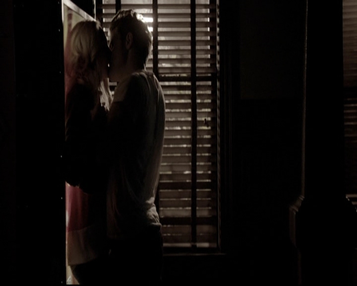 VampireDiariesWorld-dot-nl_6x17ABirdInAGildedCage1675.jpg