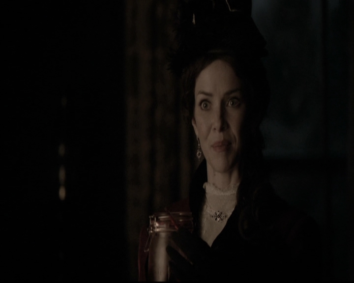 VampireDiariesWorld-dot-nl_6x17ABirdInAGildedCage1702.jpg