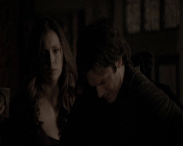 VampireDiariesWorld-dot-nl_6x17ABirdInAGildedCage1703.jpg