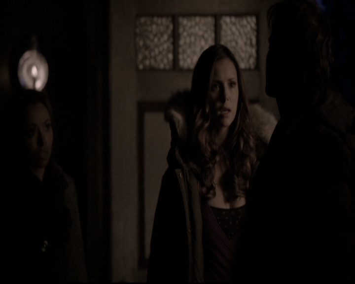 VampireDiariesWorld-dot-nl_6x17ABirdInAGildedCage1720.jpg