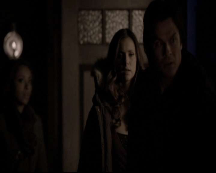 VampireDiariesWorld-dot-nl_6x17ABirdInAGildedCage1722.jpg