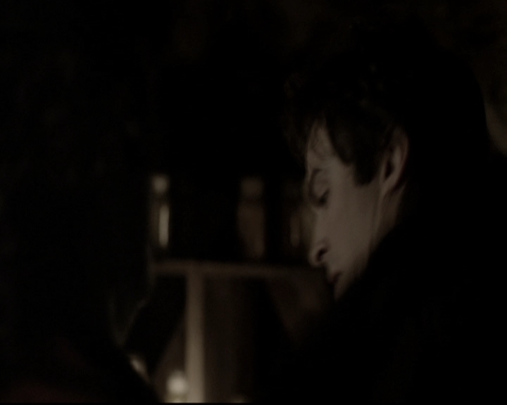 VampireDiariesWorld-dot-nl_6x17ABirdInAGildedCage1742.jpg