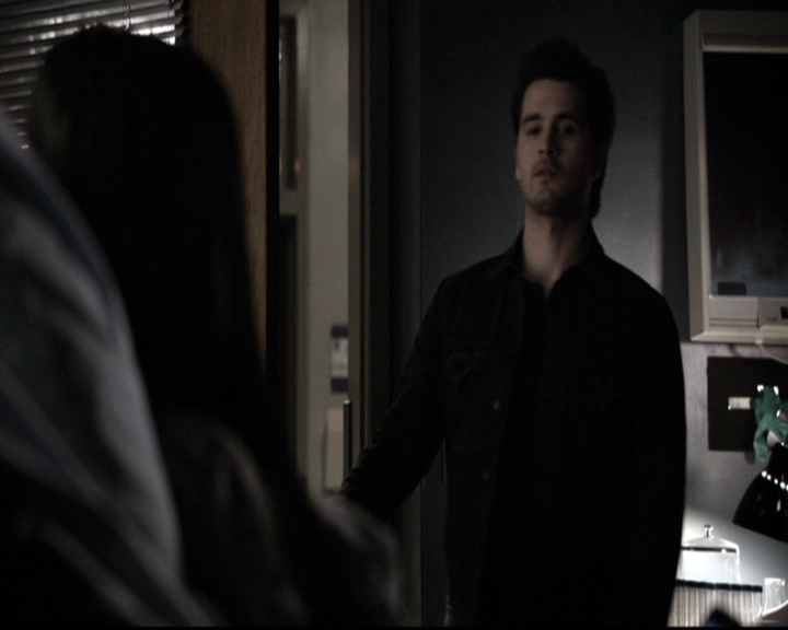 VampireDiariesWorld-dot-nl_6x17ABirdInAGildedCage1813.jpg