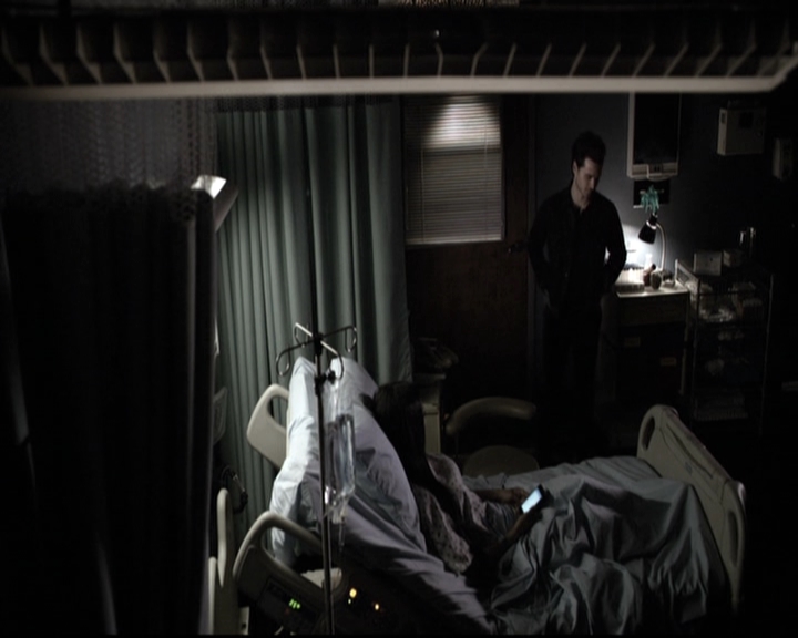 VampireDiariesWorld-dot-nl_6x17ABirdInAGildedCage1825.jpg