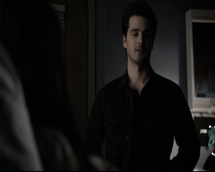 VampireDiariesWorld-dot-nl_6x17ABirdInAGildedCage1827.jpg