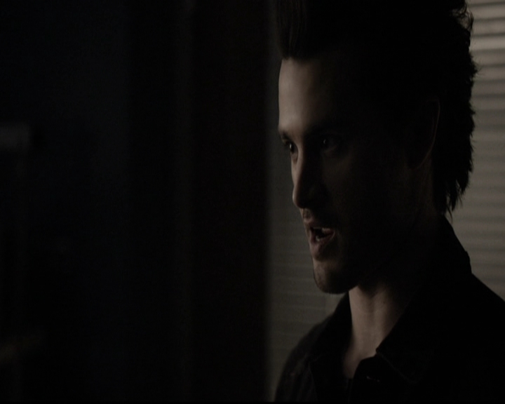 VampireDiariesWorld-dot-nl_6x17ABirdInAGildedCage1841.jpg