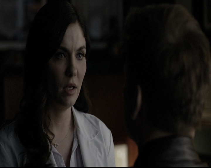 VampireDiariesWorld-dot-nl_6x17ABirdInAGildedCage1867.jpg