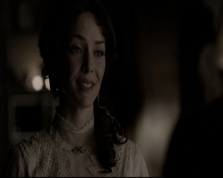 VampireDiariesWorld-dot-nl_6x17ABirdInAGildedCage1916.jpg