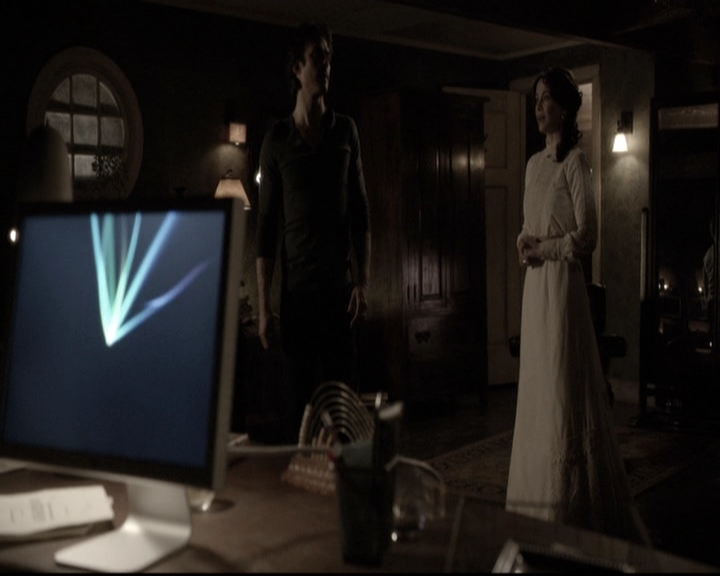 VampireDiariesWorld-dot-nl_6x17ABirdInAGildedCage1961.jpg