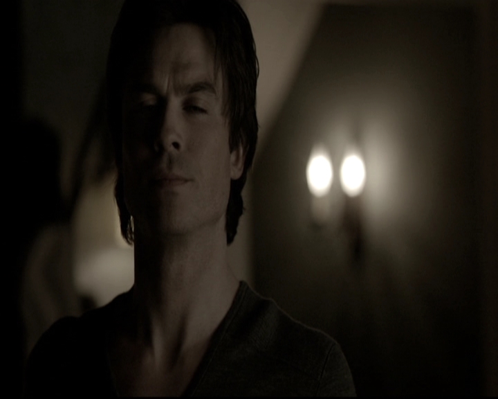 VampireDiariesWorld-dot-nl_6x17ABirdInAGildedCage1972.jpg