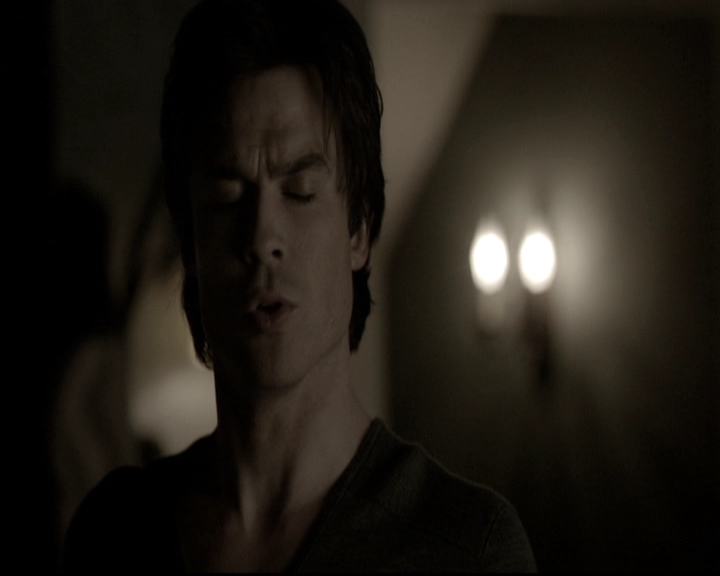 VampireDiariesWorld-dot-nl_6x17ABirdInAGildedCage1975.jpg