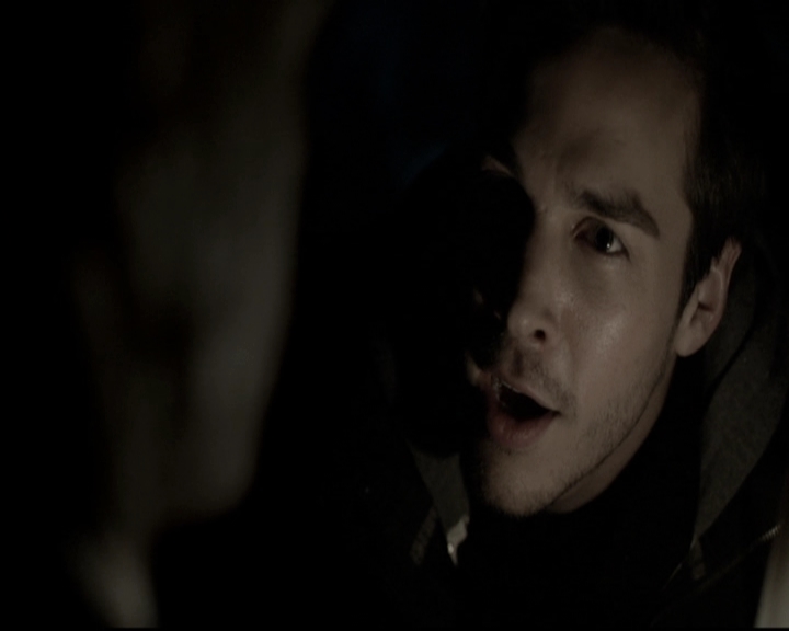 VampireDiariesWorld-dot-nl_6x17ABirdInAGildedCage2007.jpg