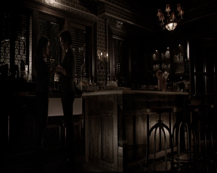 VampireDiariesWorld-dot-nl_6x17ABirdInAGildedCage2031.jpg