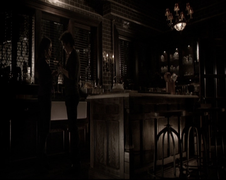 VampireDiariesWorld-dot-nl_6x17ABirdInAGildedCage2032.jpg