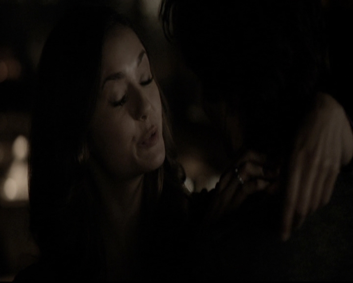 VampireDiariesWorld-dot-nl_6x17ABirdInAGildedCage2062.jpg