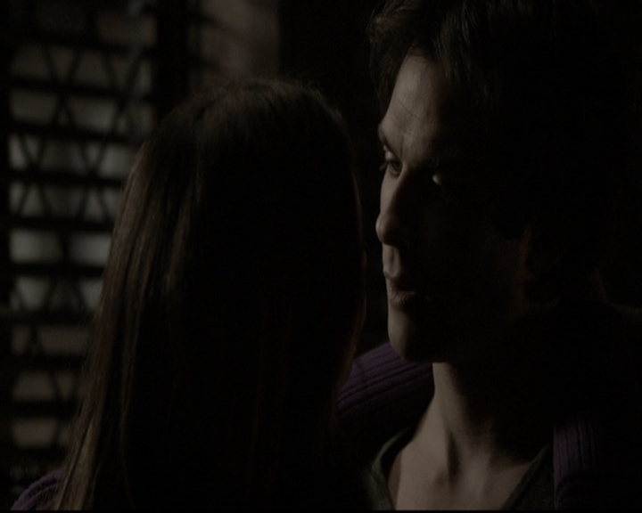 VampireDiariesWorld-dot-nl_6x17ABirdInAGildedCage2077.jpg