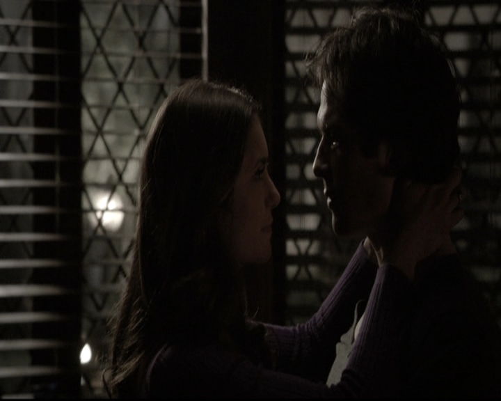 VampireDiariesWorld-dot-nl_6x17ABirdInAGildedCage2088.jpg