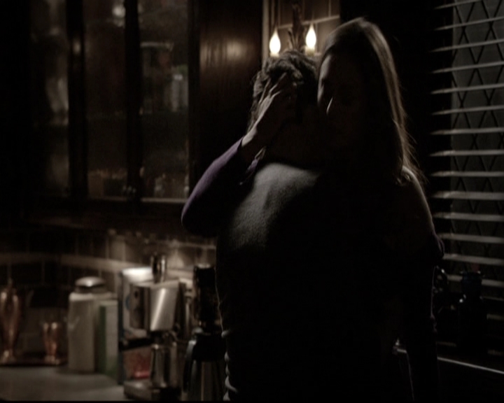 VampireDiariesWorld-dot-nl_6x17ABirdInAGildedCage2141.jpg