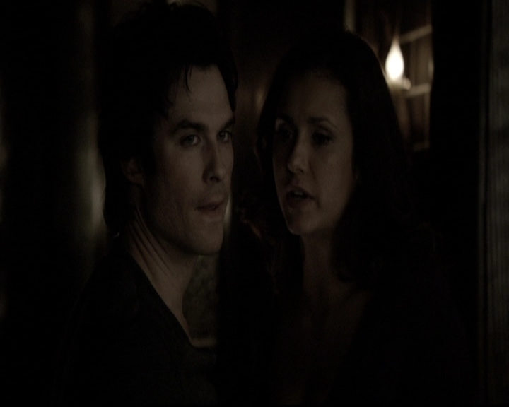 VampireDiariesWorld-dot-nl_6x17ABirdInAGildedCage2154.jpg