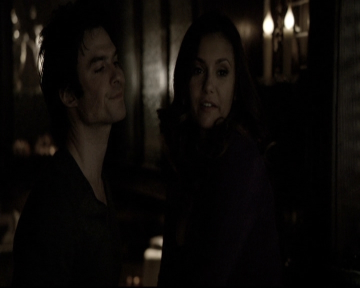 VampireDiariesWorld-dot-nl_6x17ABirdInAGildedCage2157.jpg