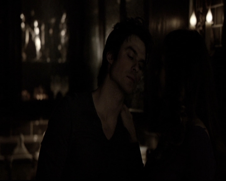 VampireDiariesWorld-dot-nl_6x17ABirdInAGildedCage2162.jpg