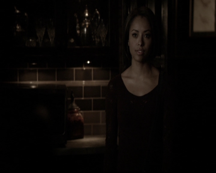 VampireDiariesWorld-dot-nl_6x17ABirdInAGildedCage2171.jpg