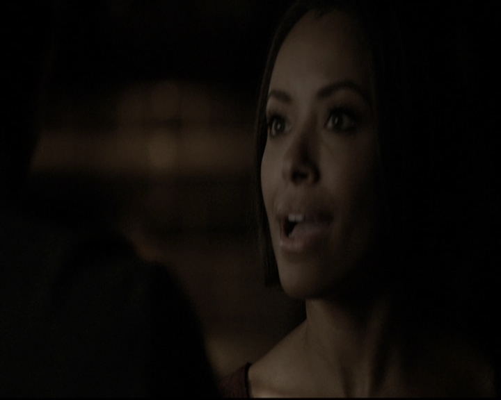 VampireDiariesWorld-dot-nl_6x17ABirdInAGildedCage2183.jpg