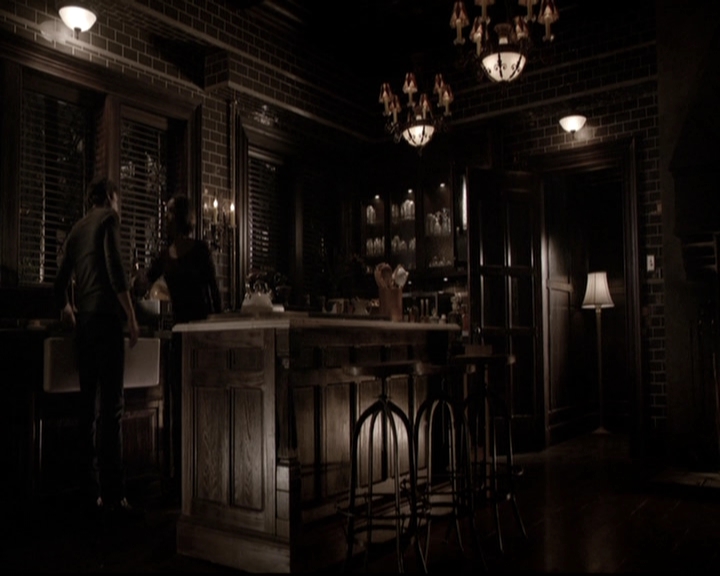 VampireDiariesWorld-dot-nl_6x17ABirdInAGildedCage2188.jpg