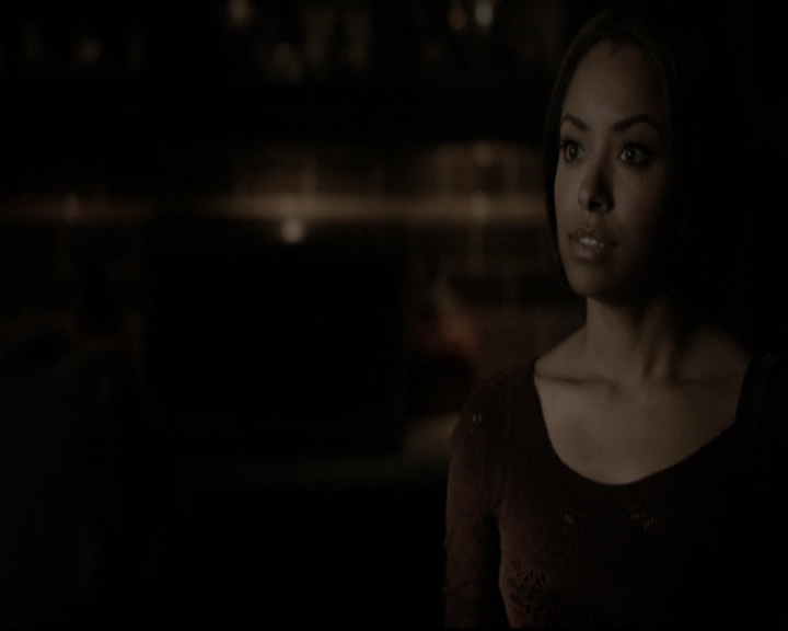 VampireDiariesWorld-dot-nl_6x17ABirdInAGildedCage2189.jpg