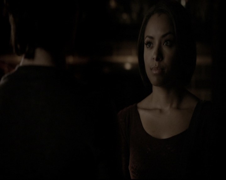 VampireDiariesWorld-dot-nl_6x17ABirdInAGildedCage2236.jpg