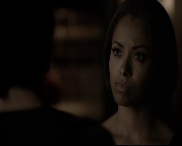 VampireDiariesWorld-dot-nl_6x17ABirdInAGildedCage2252.jpg