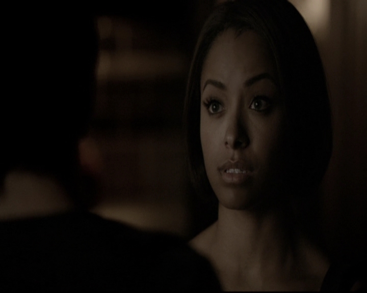 VampireDiariesWorld-dot-nl_6x17ABirdInAGildedCage2254.jpg