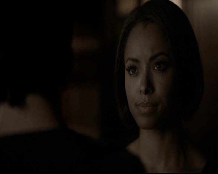 VampireDiariesWorld-dot-nl_6x17ABirdInAGildedCage2265.jpg