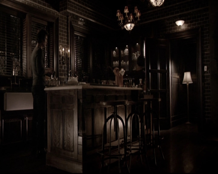 VampireDiariesWorld-dot-nl_6x17ABirdInAGildedCage2271.jpg