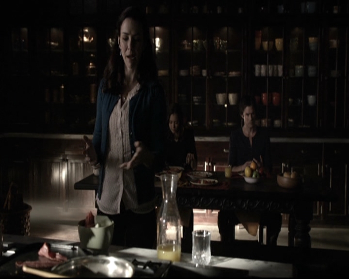 VampireDiariesWorld-dot-nl_6x18INeverCouldLoveLikeThat0313.jpg