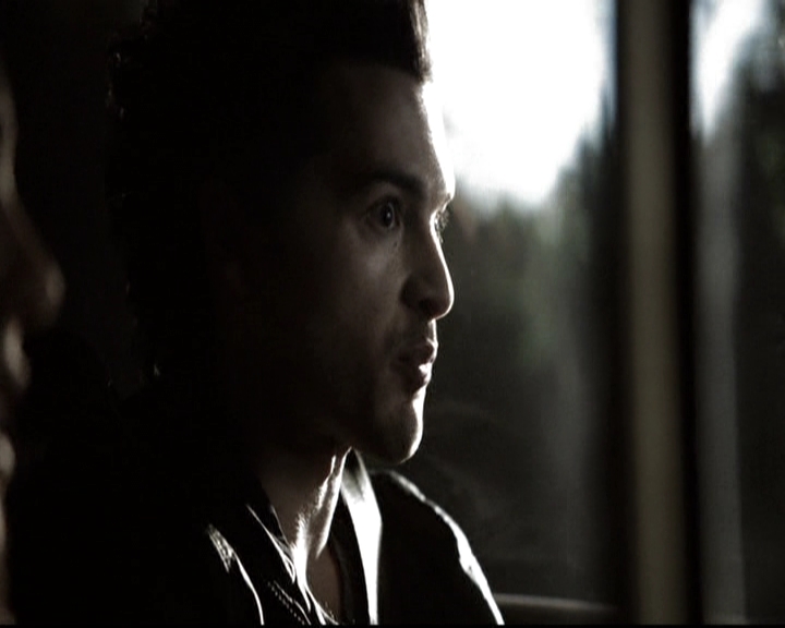 VampireDiariesWorld-dot-nl_6x18INeverCouldLoveLikeThat0385.jpg